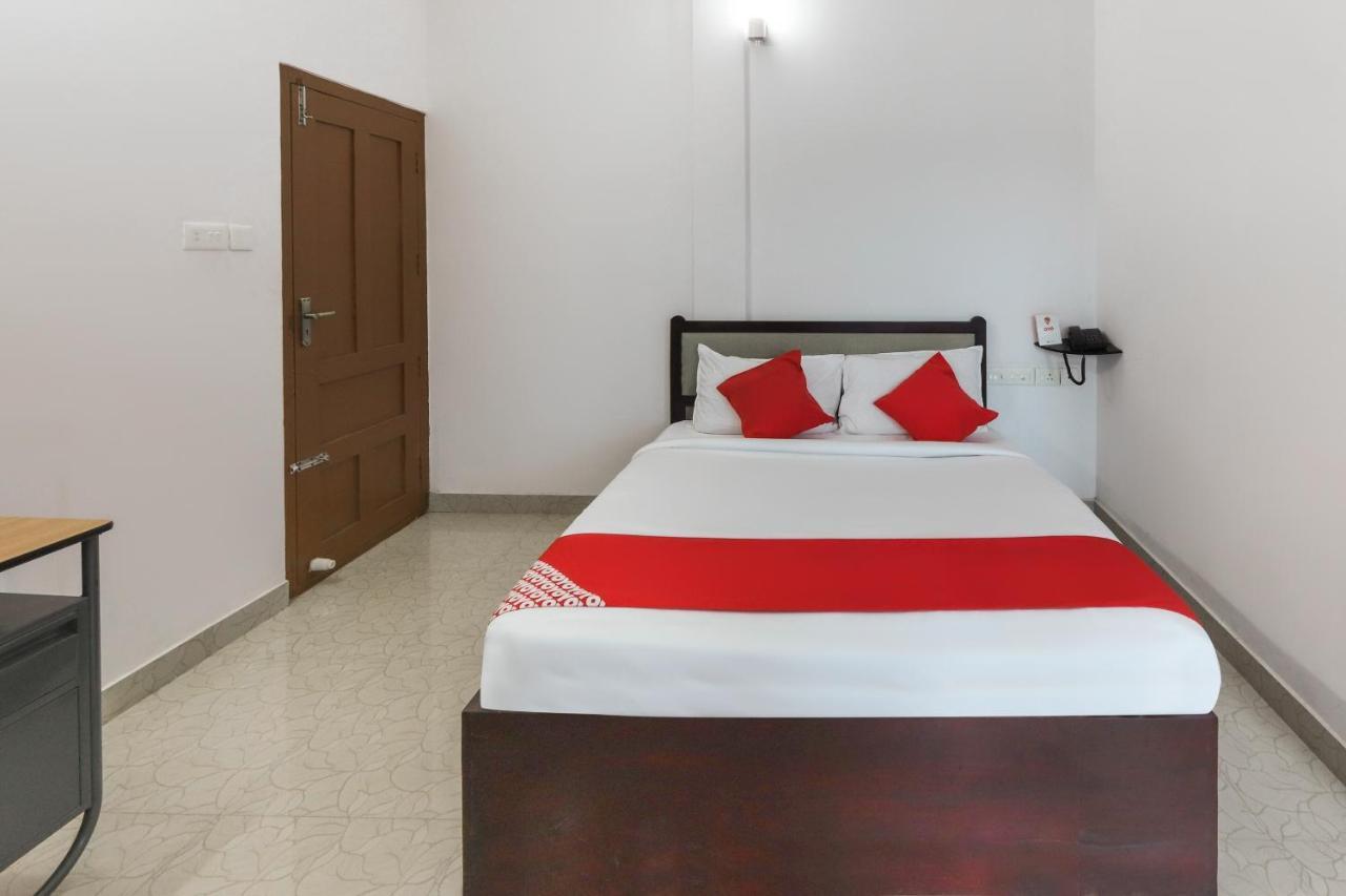 Oyo 49244 Green Castle Residency Hotell Nedumkandam Exteriör bild